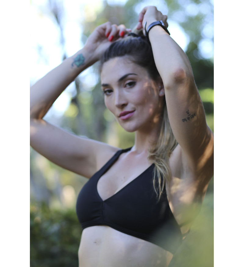 Top tiras fitness preto