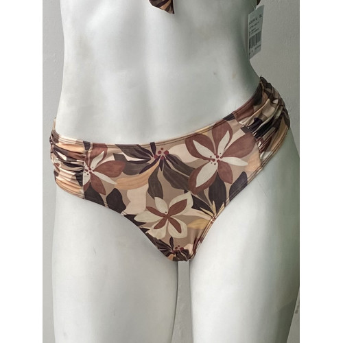 Calcinha plus franzida flor marrom